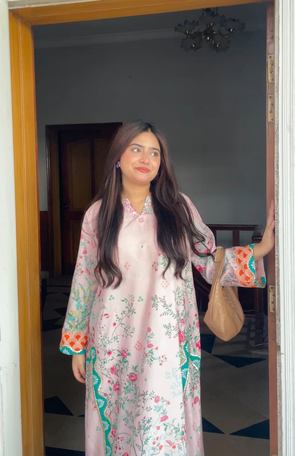 Gulaabi gotta kaftan