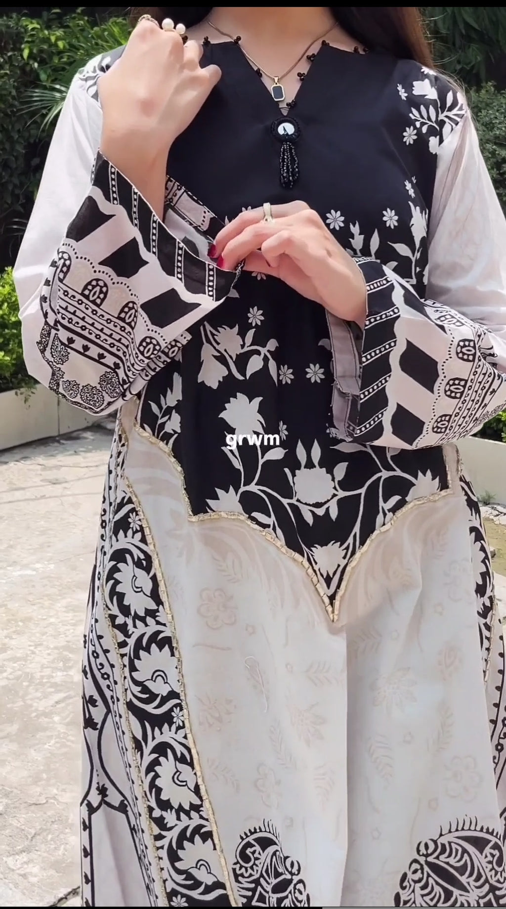 Black and white kaftan